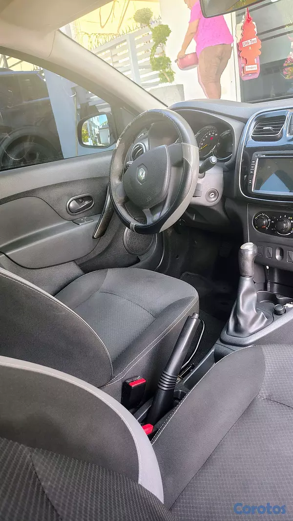 carros - Renault Logan 2015 8