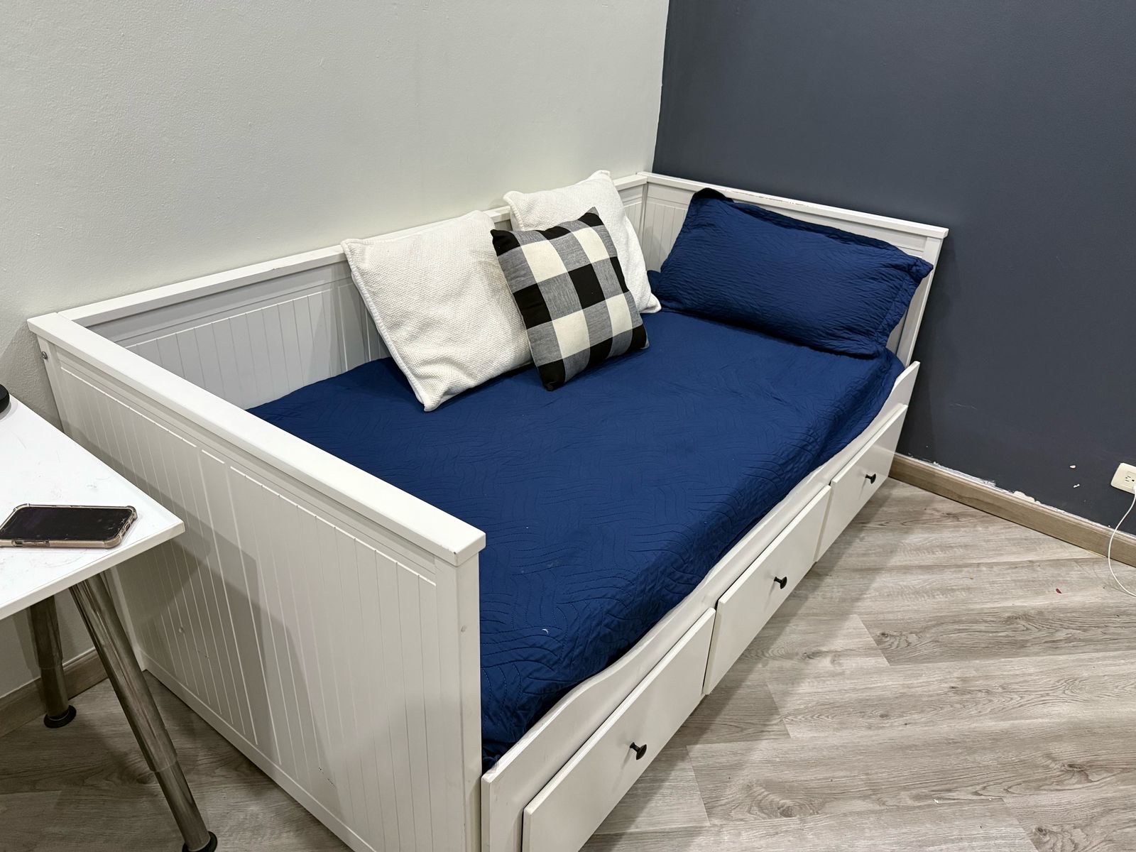 muebles y colchones - vendo cama de IKEA twin extendible a dos camas. ideal para recibir visitas.  6