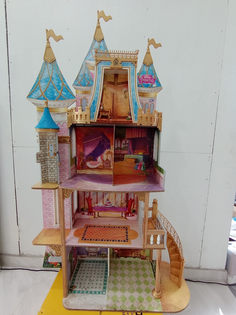 juguetes - Castillo de princesas con sus accesorios, y muñecas barbie se vende por separado 8