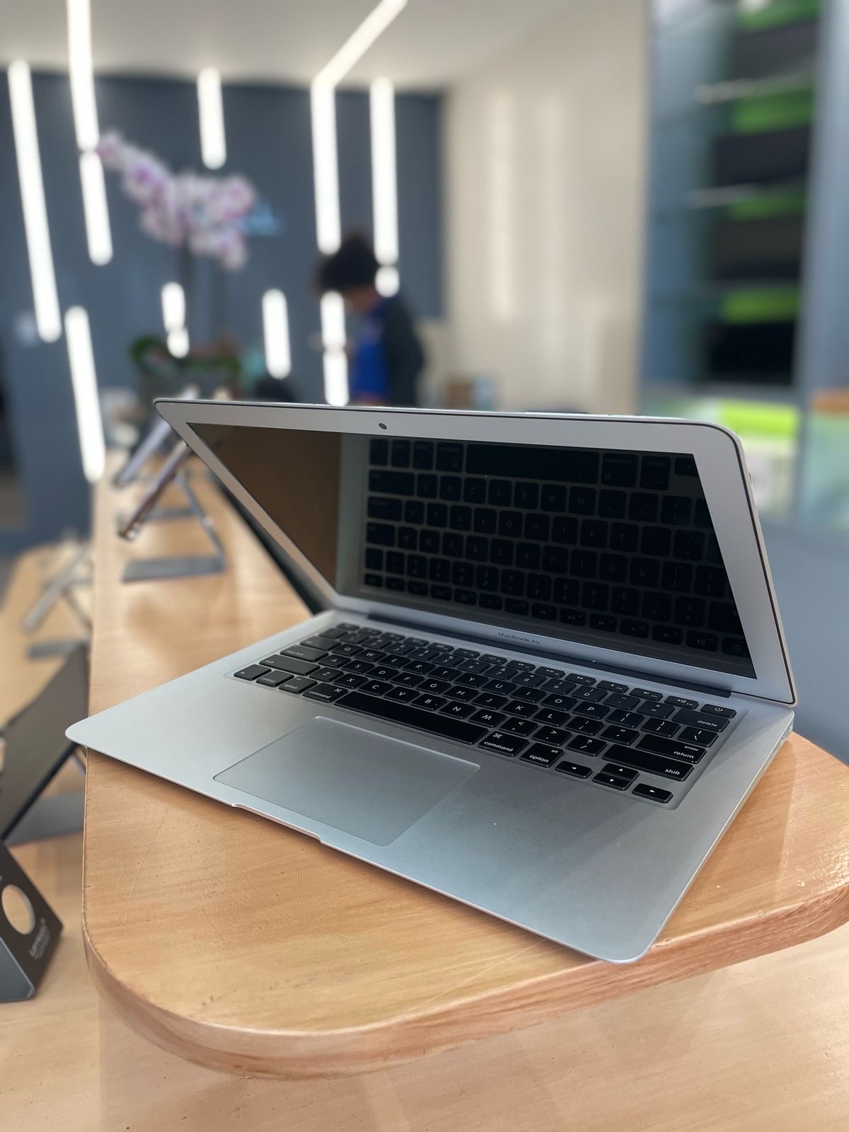 computadoras y laptops - MacBook Air 2017 i5 8Gb de ram 128Gb 1