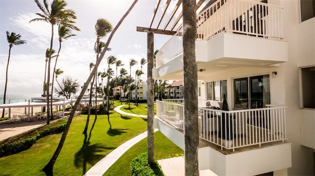 apartamentos - Venta de apartamento primera línea de playa en Bavaro punta cana 1