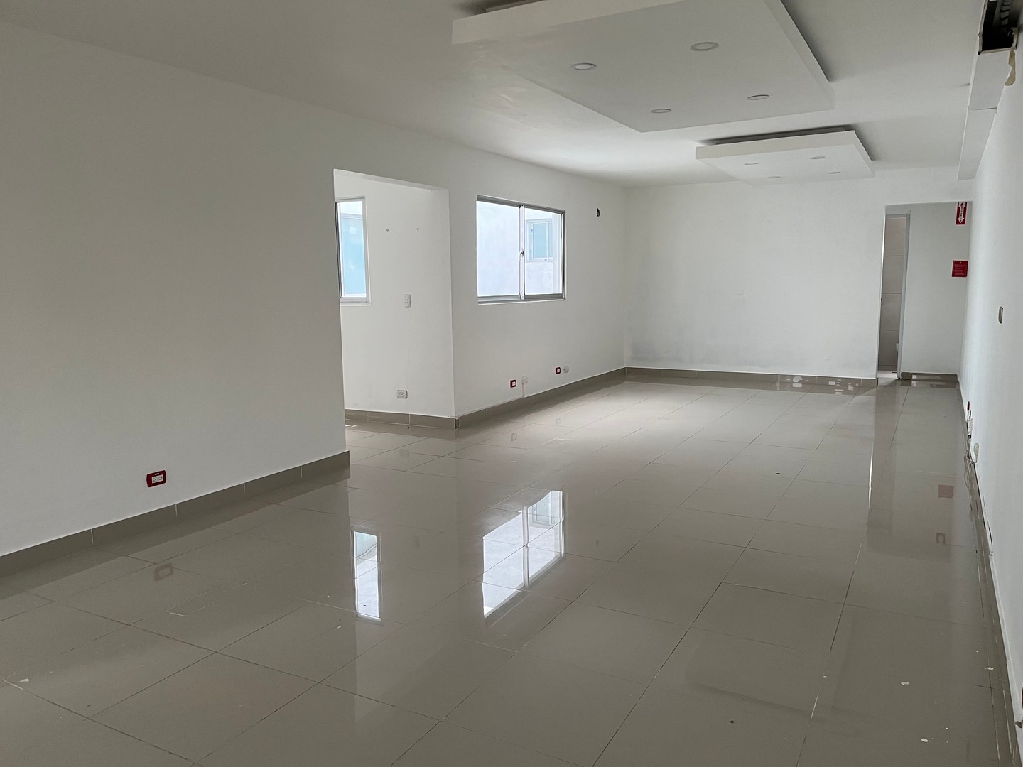 oficinas y locales comerciales - Oficina en Alquiler Evaristo Morales de 49 m2 . Tercer Nivel 