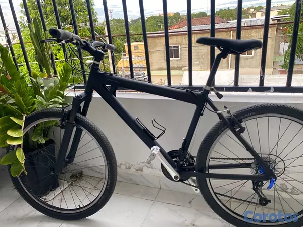 bicicletas y accesorios - Vendo bicicletas negra máster  6