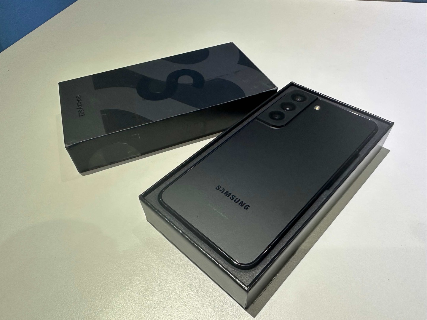 celulares y tabletas - Vendo Samsung Galaxy S22 256GB Negro Como Nuevo, Desbloqueado, RD$ 31,500 NEG