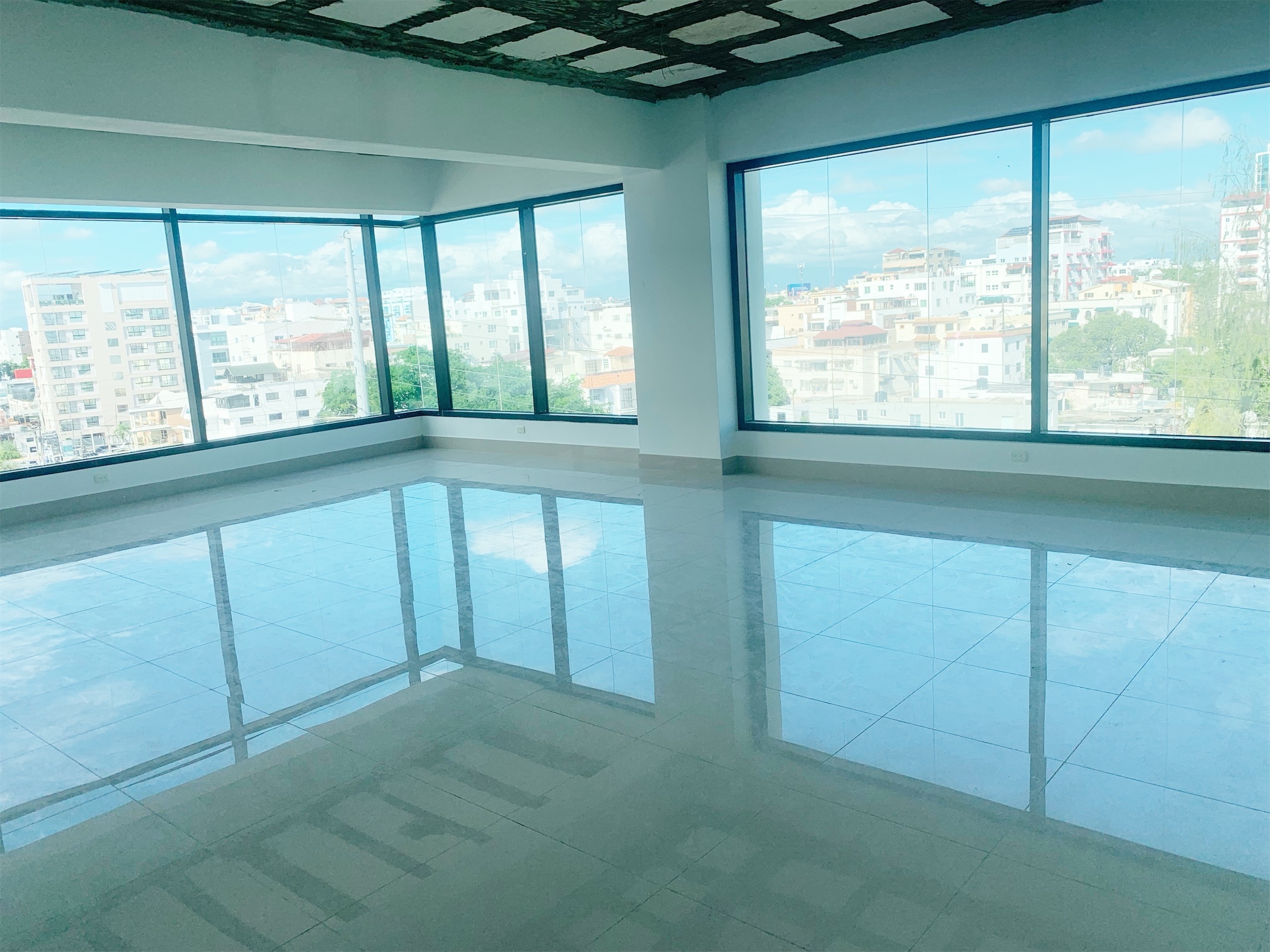 oficinas y locales comerciales - Local en Bella vista  2