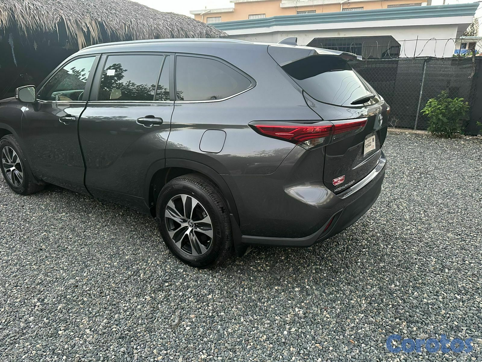 jeepetas y camionetas - Toyota higlander xle 2024 6