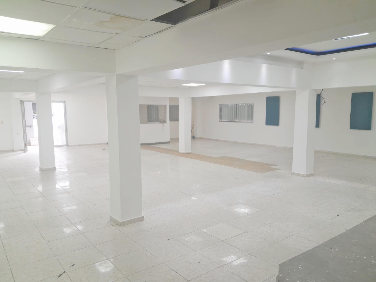 oficinas y locales comerciales - Local céntrico en Evaristo  3