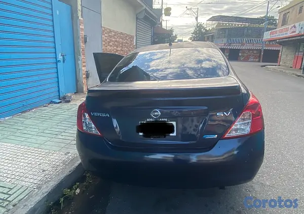 carros - Nissn Versan 2013 3