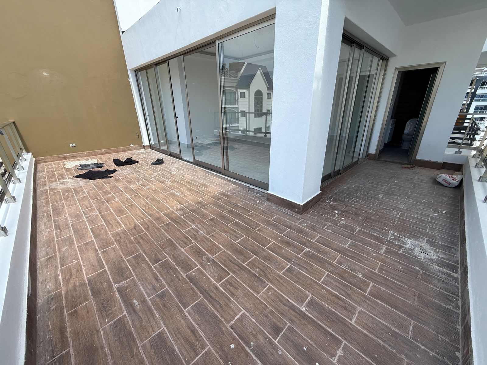 apartamentos - Vendo Ph nuevo urb real 4 hab con su baño tres par 1