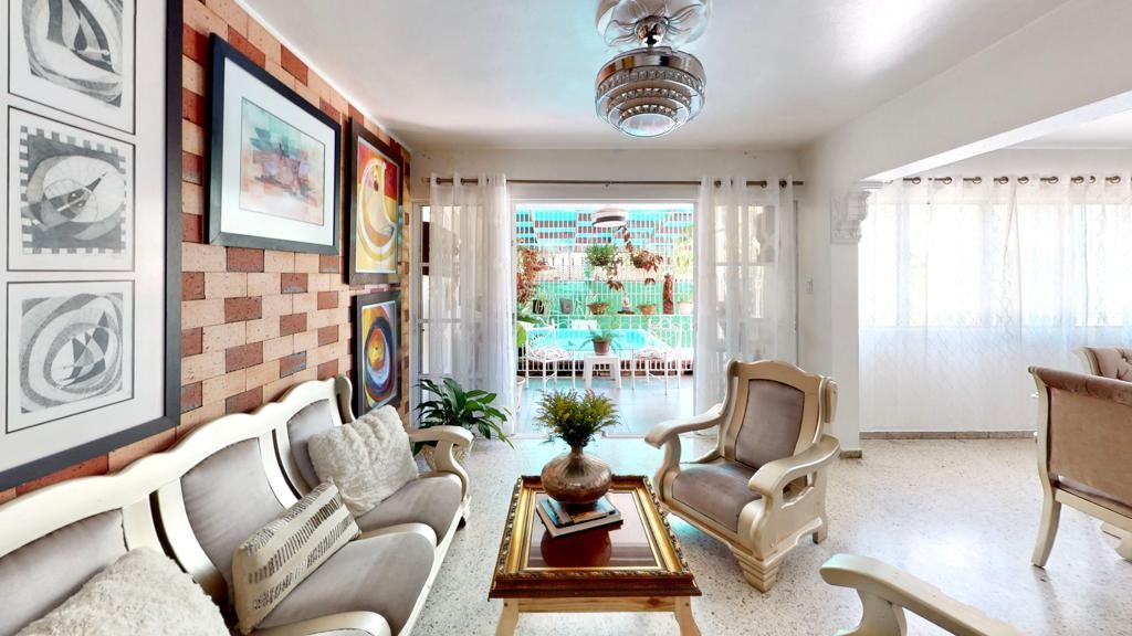 casas - Vendo casa en la zona Universitaria 
Residencial cerrado
290 mst
RD$18,000,000 4