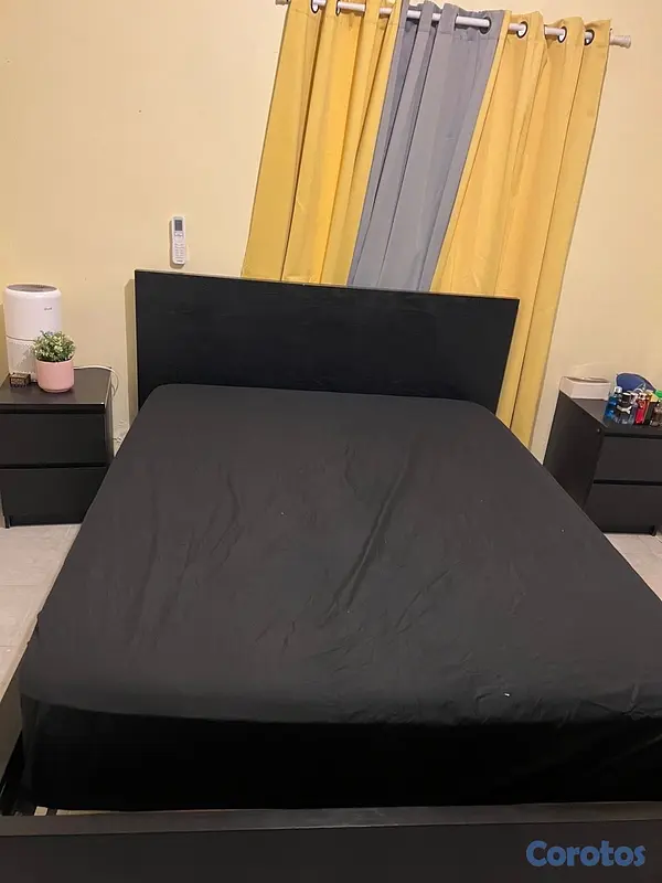 muebles - cama Queen madera prensada con colchón.  2