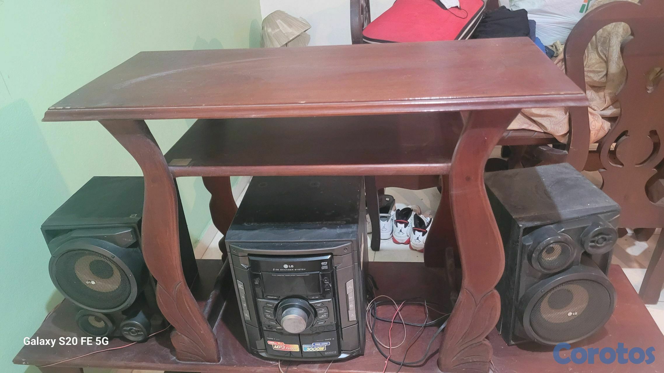 muebles y colchones - Estate de caoba radio y television.  1