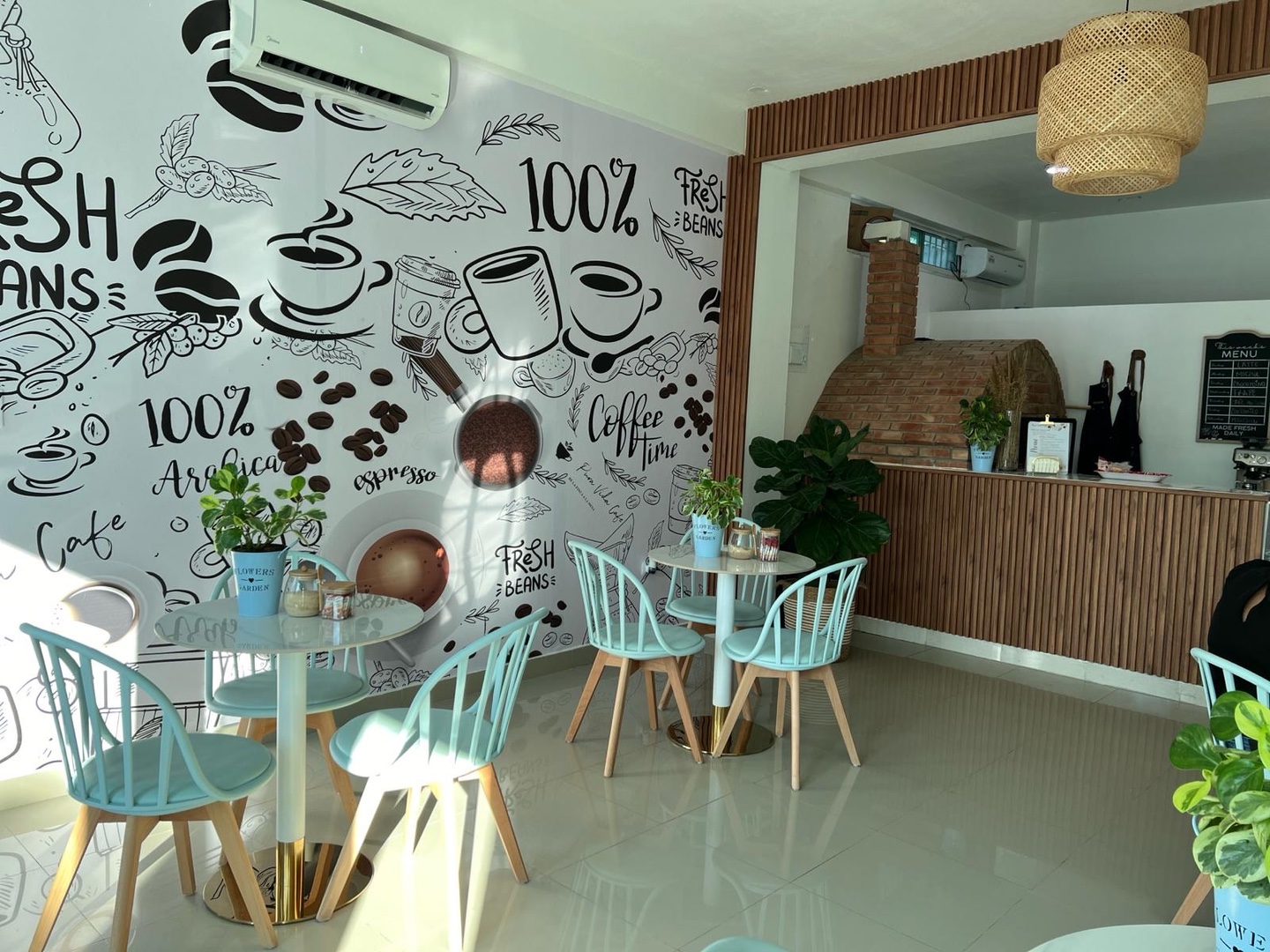 negocios en venta - Café / Restaurante / Cafetería a la Venta en Guayubin 1