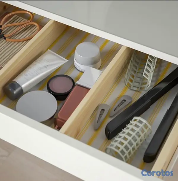 muebles y colchones - Precioso Vanity para embellecer tus espacios , tiene el cristal y taburete .  3