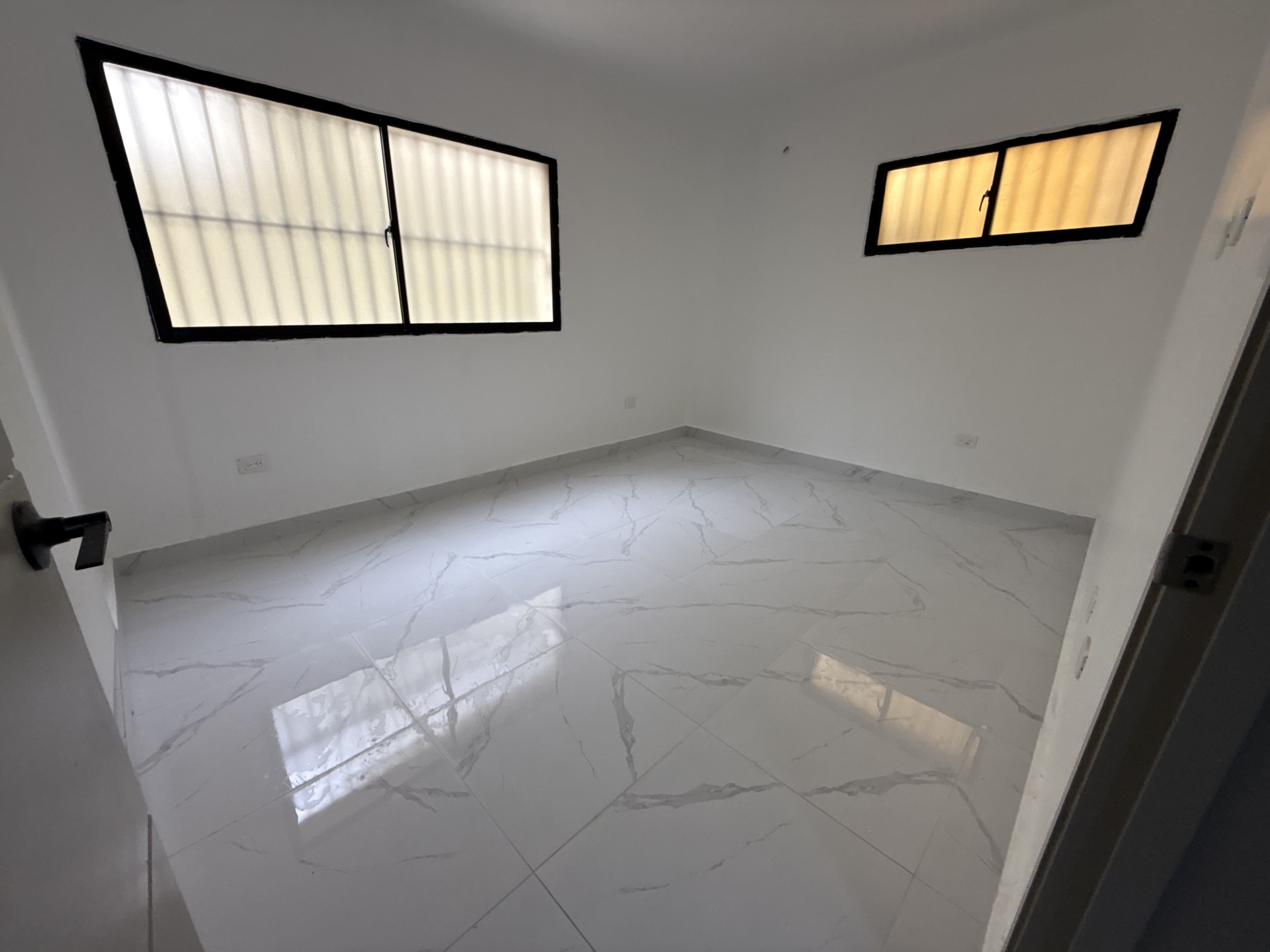 apartamentos - Vendo independencia klm 7 primer nivel 70 mtrs una 1