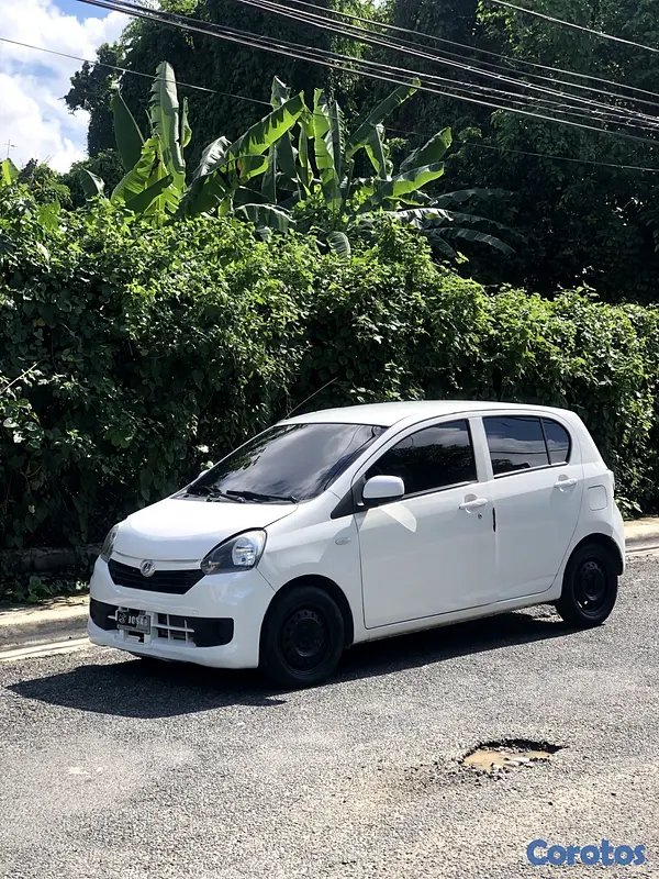 carros - Alquilo Daihatsu mira 2016  2