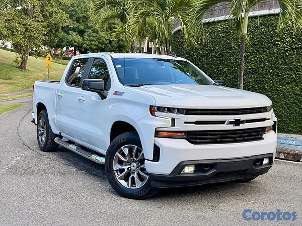 jeepetas y camionetas - Chevrolet Silverado RST DURAMAX 2020 3