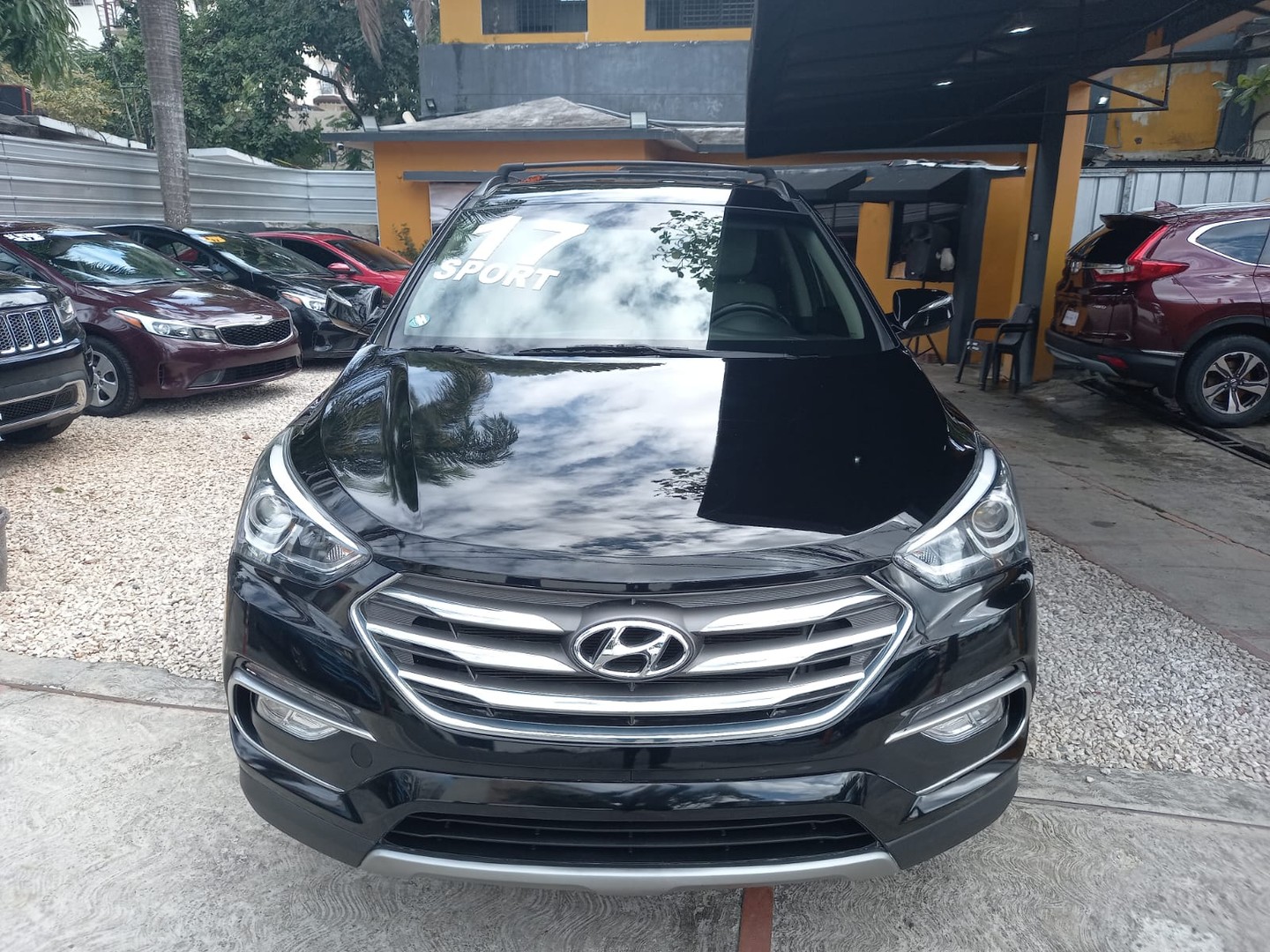jeepetas y camionetas - HYUNDAI SANTA FE SPORT NEGRA 2017