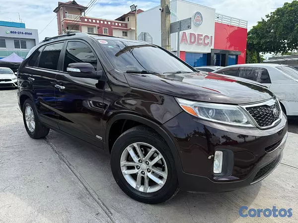 jeepetas y camionetas - Kia Sorento LX 2015 8