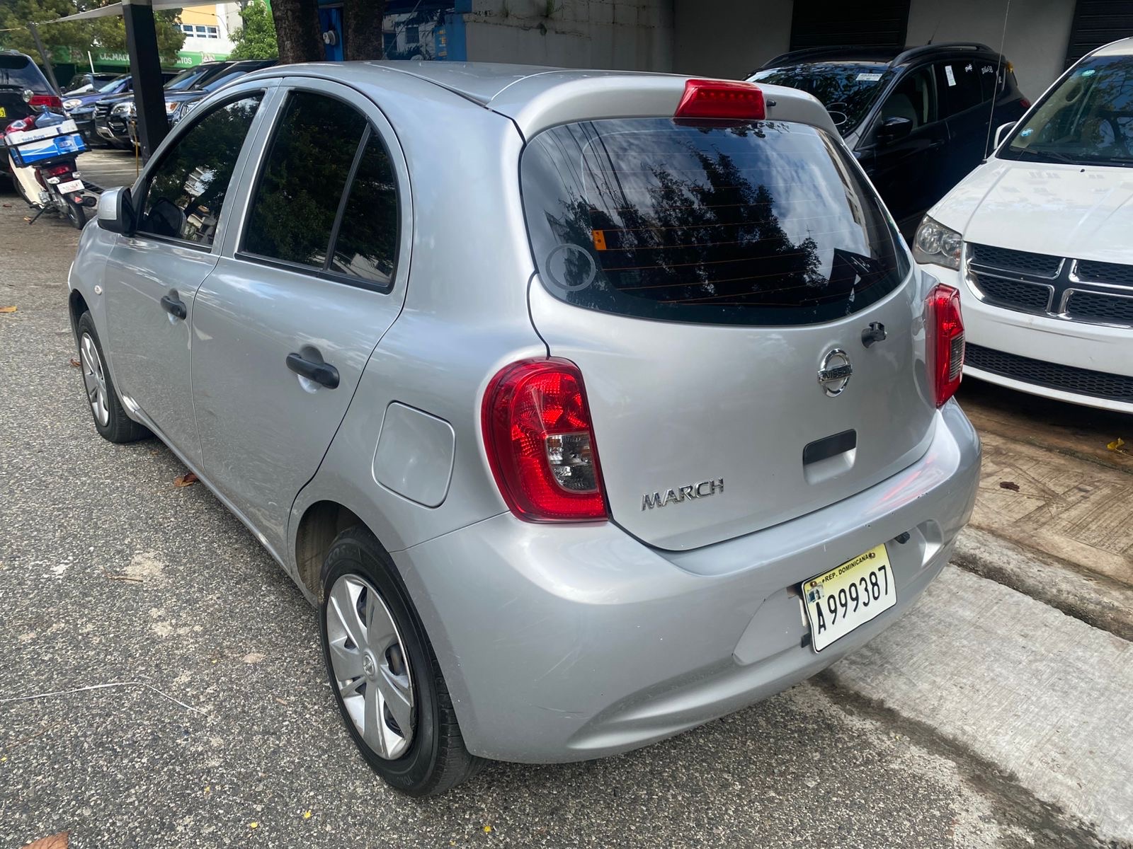 carros - Nissan march 2017 3