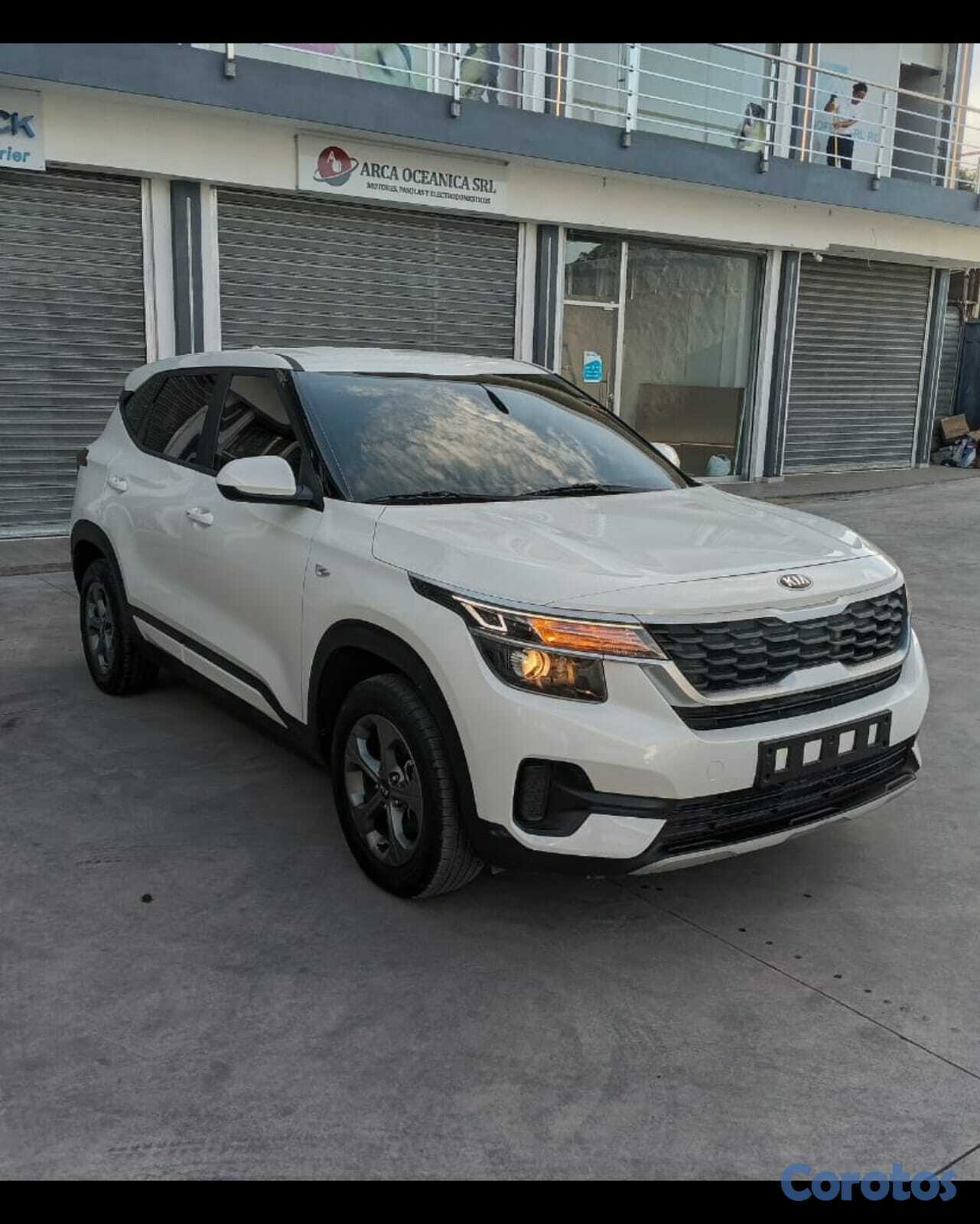 jeepetas y camionetas - KIA SELTOS 2022 BLANCO DIESEL 1