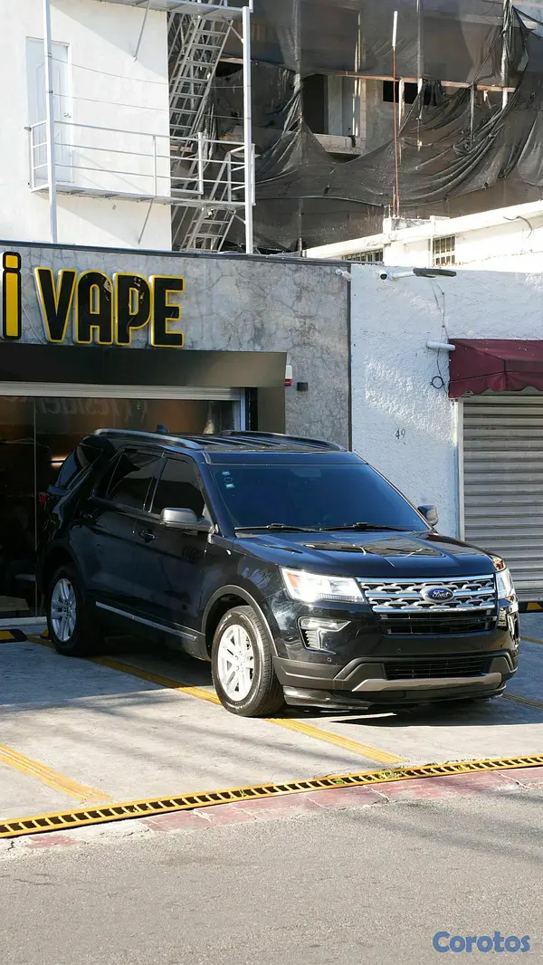 jeepetas y camionetas - Ford explorer 2019 XLT 950,000 2