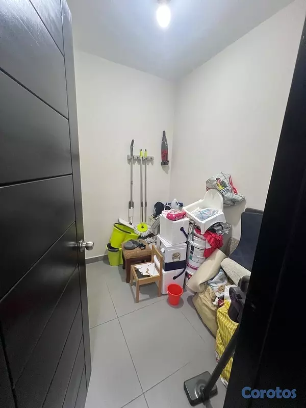 apartamentos - vendo avenida independencia tercer nivel tres habitaciones 2.5 baños dos parqueo 11