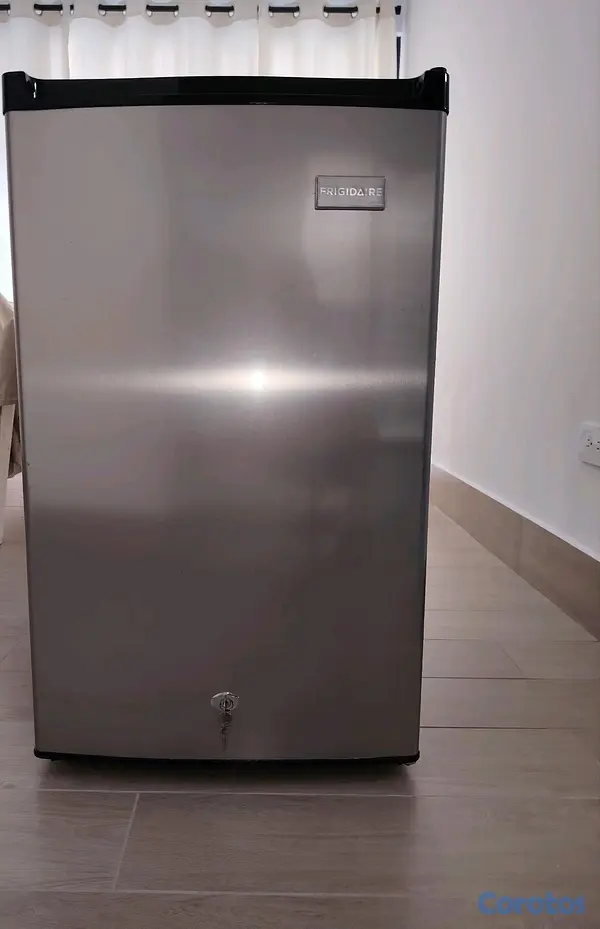 electrodomesticos - Nevera Ejecutiva Frigidaire, nuevecita, muy poco uso  7