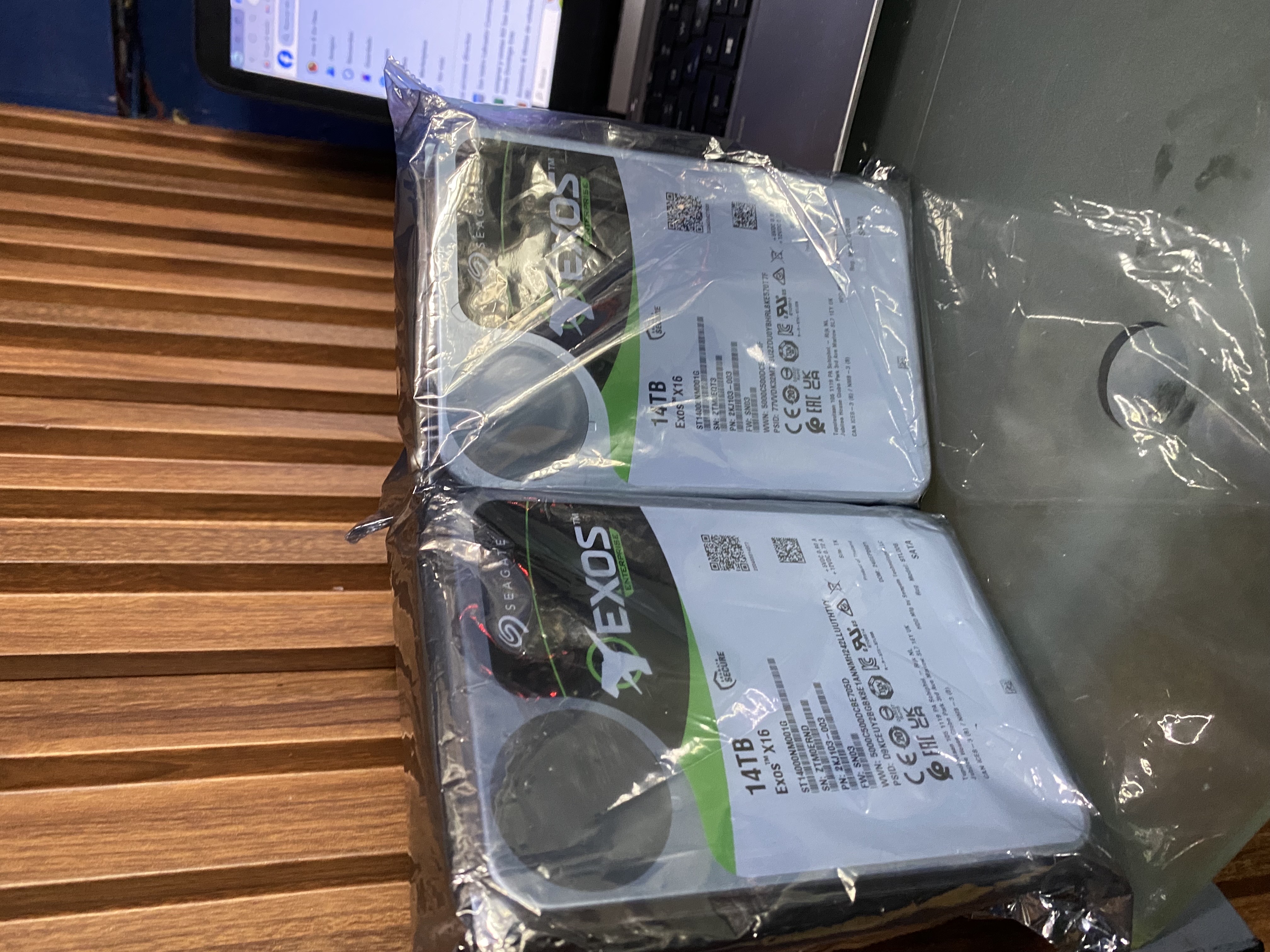 computadoras y laptops - disco duros 14TB  5