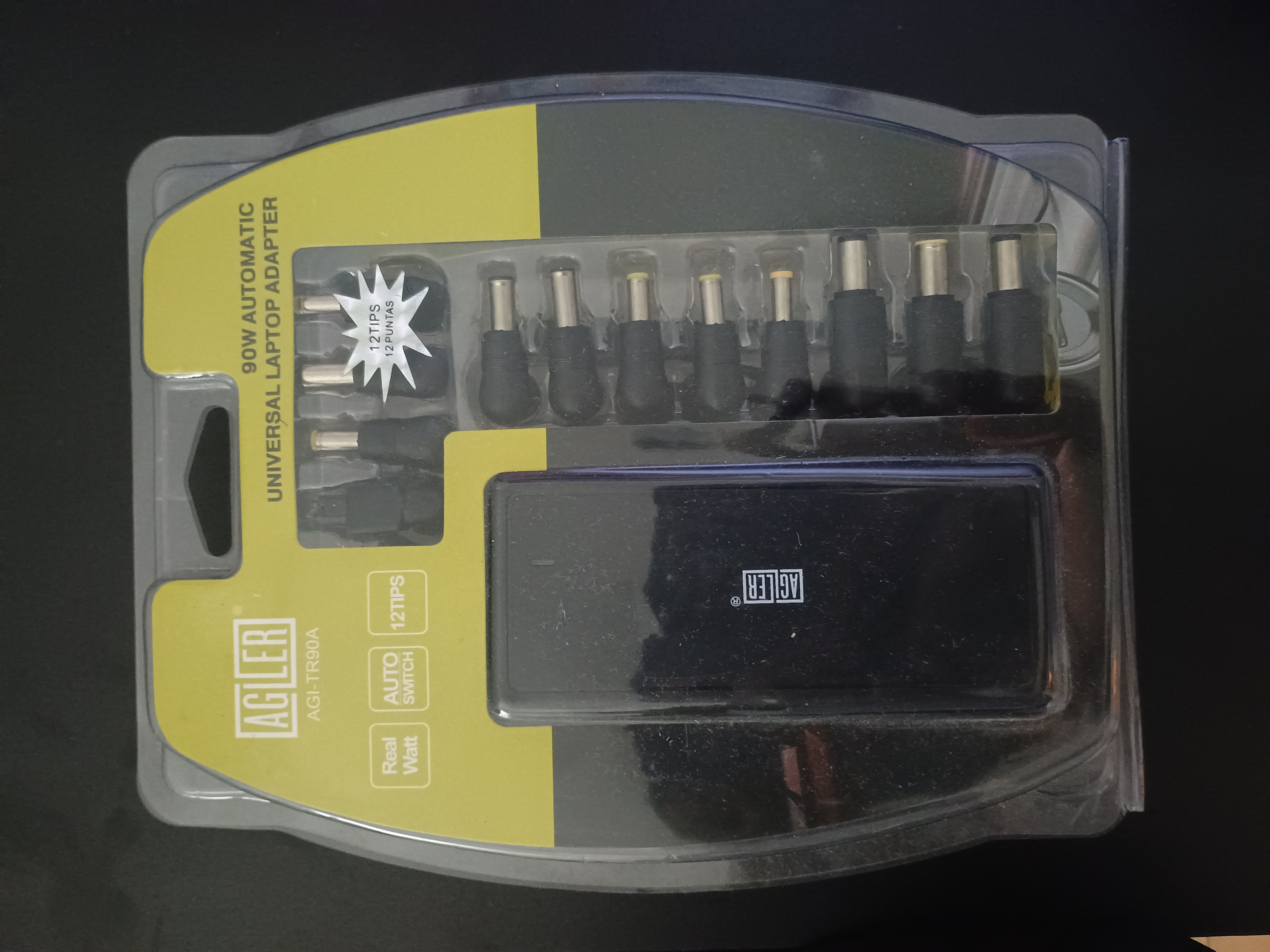 computadoras y laptops - Adaptador universal de laptop (cargador) 1