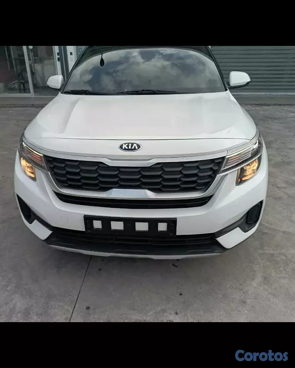 jeepetas y camionetas - KIA SELTOS 2022 BLANCO DIESEL 4