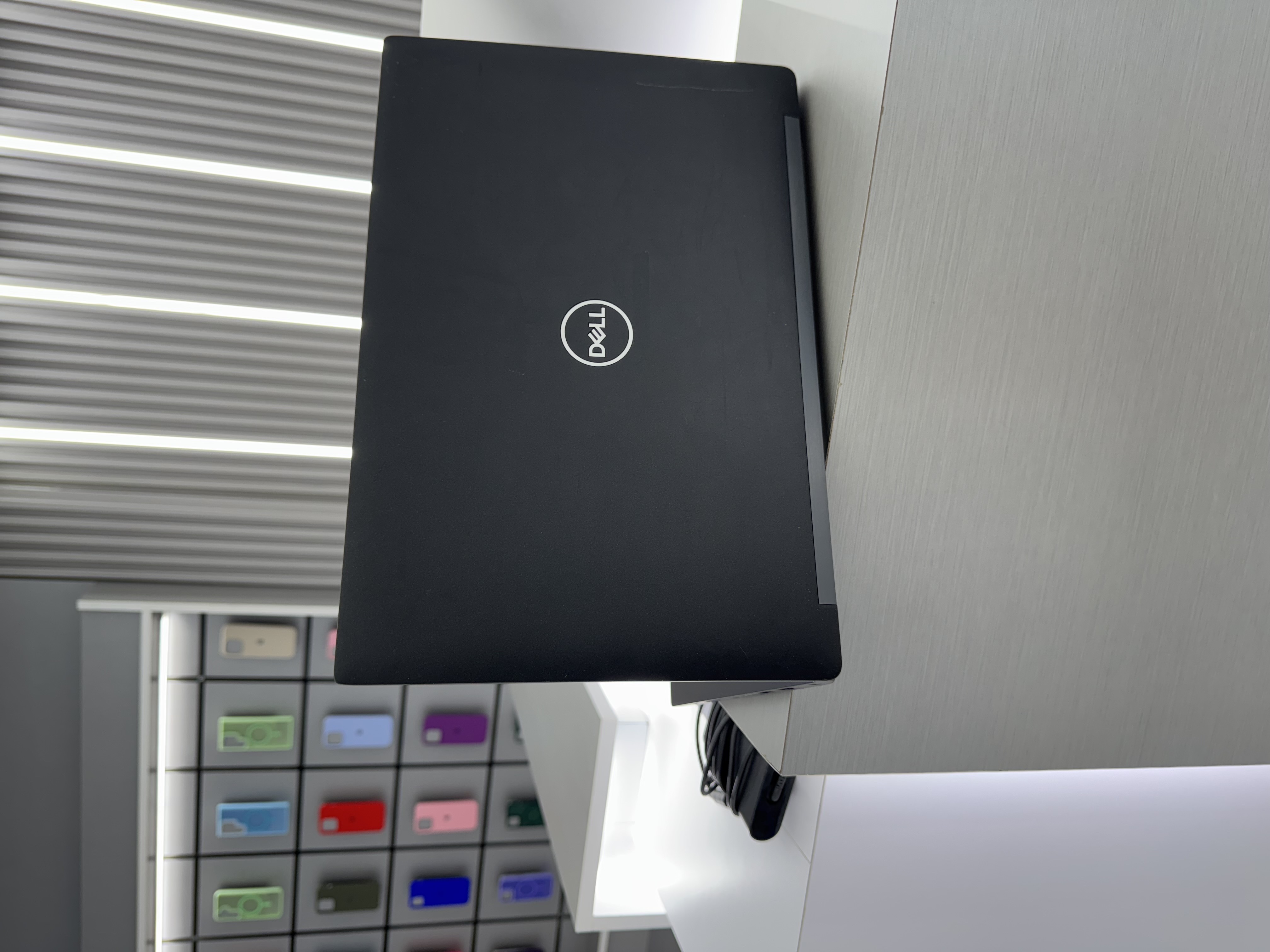 celulares y tabletas - Laptop Dell latitude i5 8va generación 256GB SSD 2