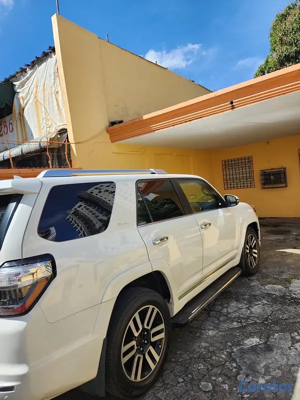 jeepetas y camionetas - Toyota 4Runner 2015 limited 4