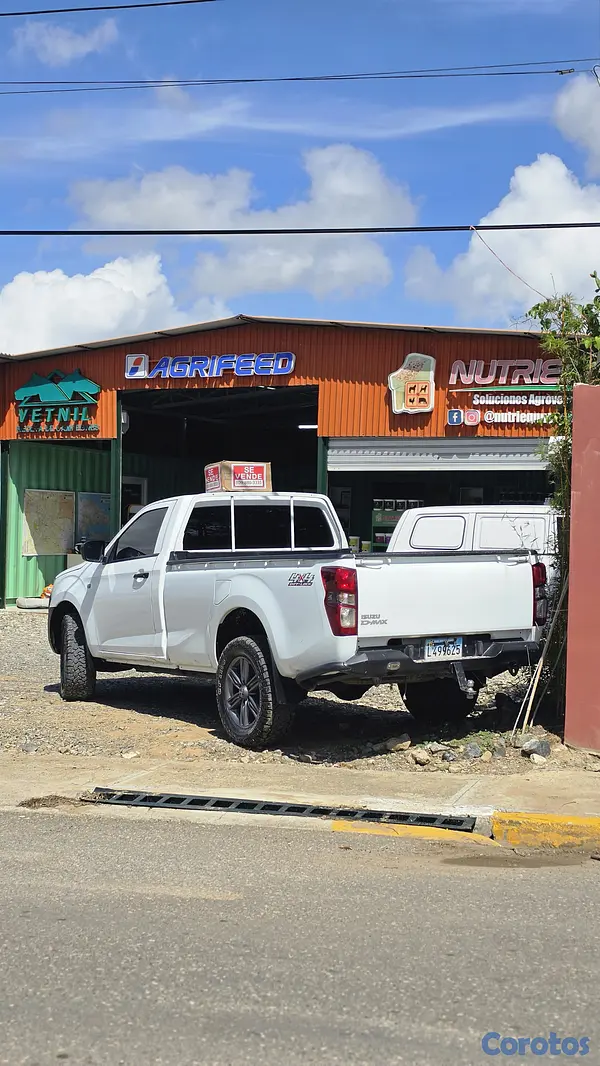 jeepetas y camionetas - Isuzu Dmax Cama Larga 3