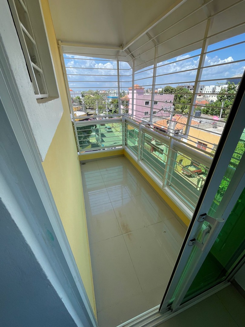 apartamentos - Apartamento con terraza, Autopista San Isidro, cerca del primer Olè San Isidro 2