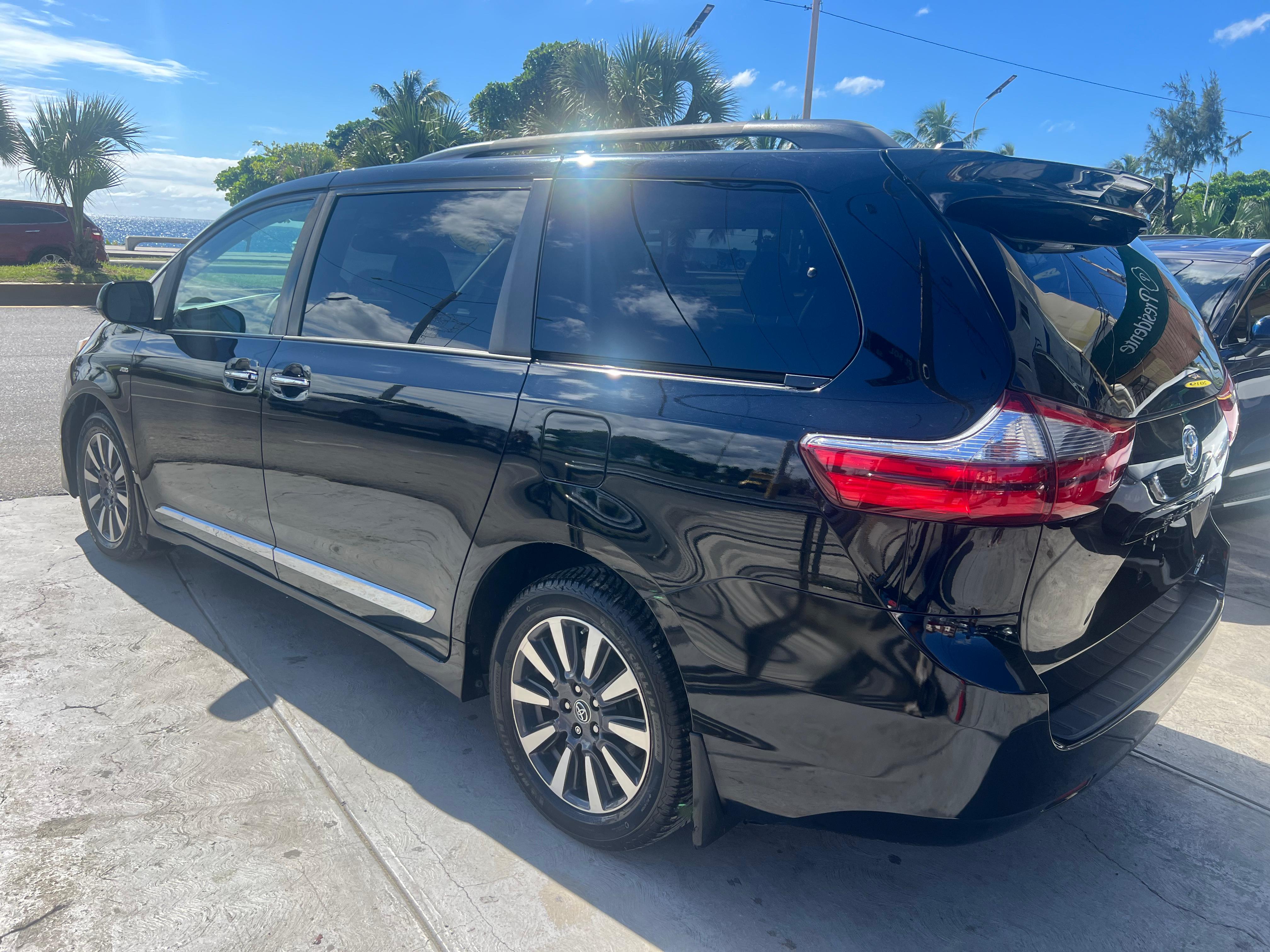 jeepetas y camionetas - Toyota Sienna XLE 2020 6