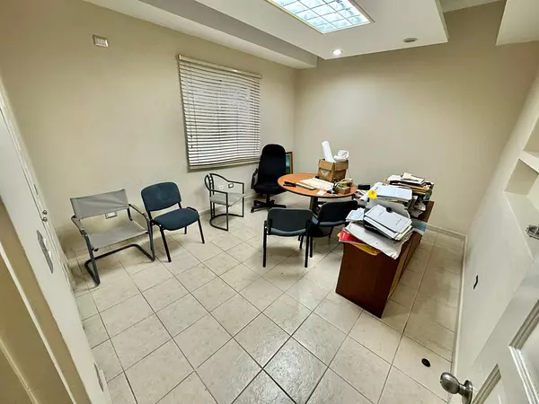 oficinas y locales comerciales - Local Comercial en Venta ZONA UNIVERSITARIA 5