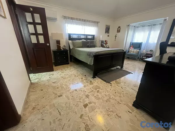 casas - Hermosa Casa en Venta en La Castellana – Santo Dom 6