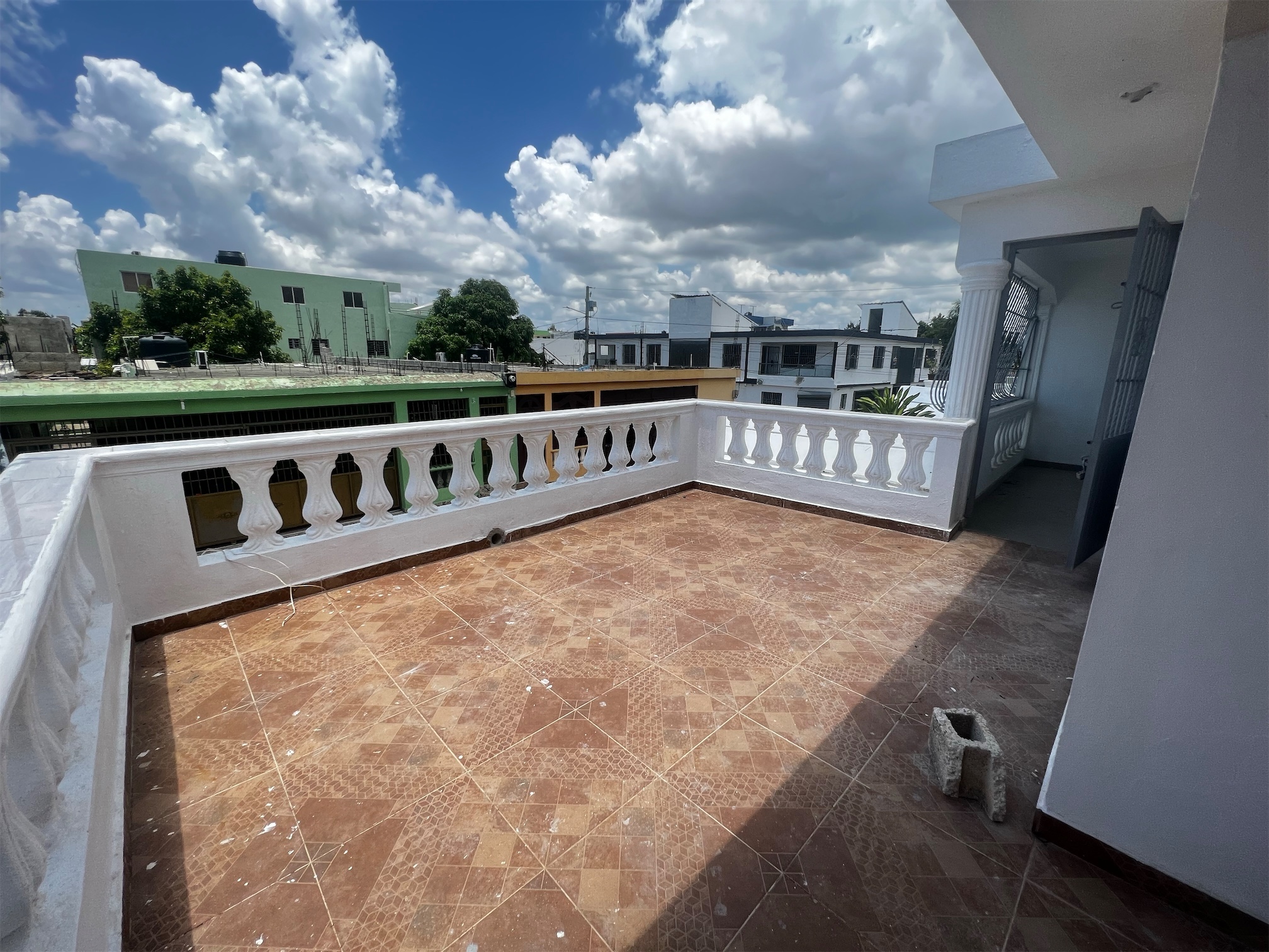 casas - Venta de casa en con amplio patio y terraza autopista de san Isidro  9