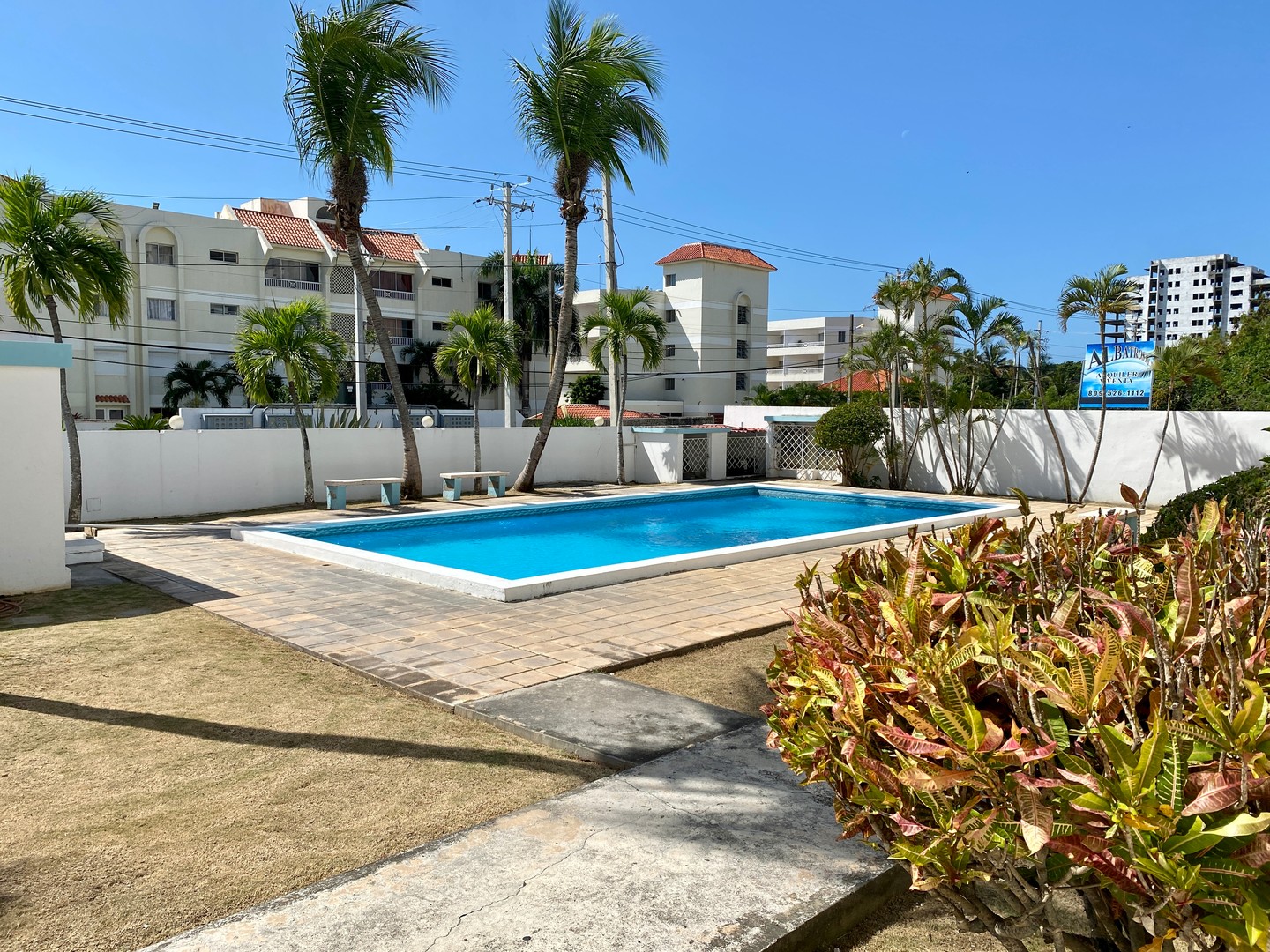 apartamentos - Juan Dolio - Condominio con piscina - Apartamento amueblado en alquiler - 2 hab.
