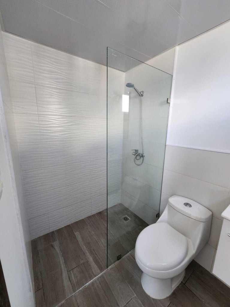 apartamentos - Apartamento en alquiler en la zona Evaristo Morales Dos habitaciones. 4