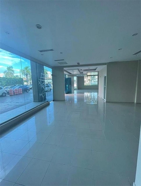 oficinas y locales comerciales - Local en primer nivel  3