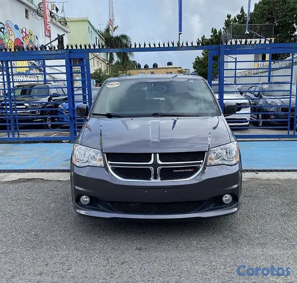 jeepetas y camionetas - Dodge Grand Caravan 2017  4