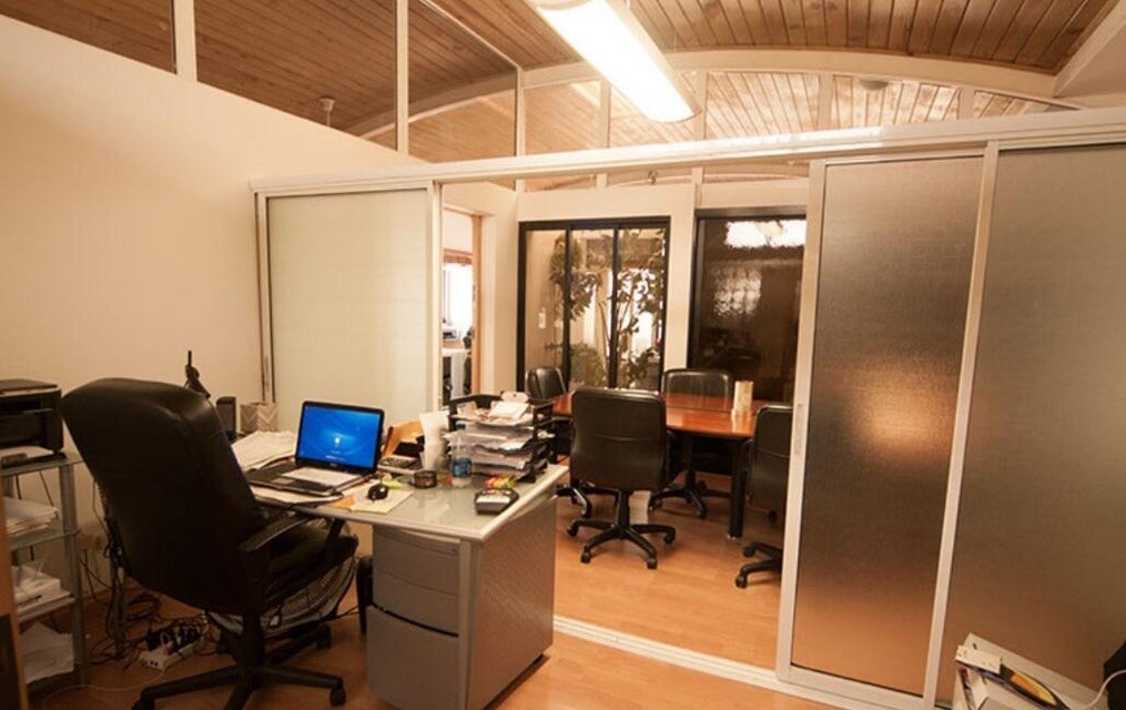oficinas y locales comerciales - Local Comercial en Alquiler Amueblado  5