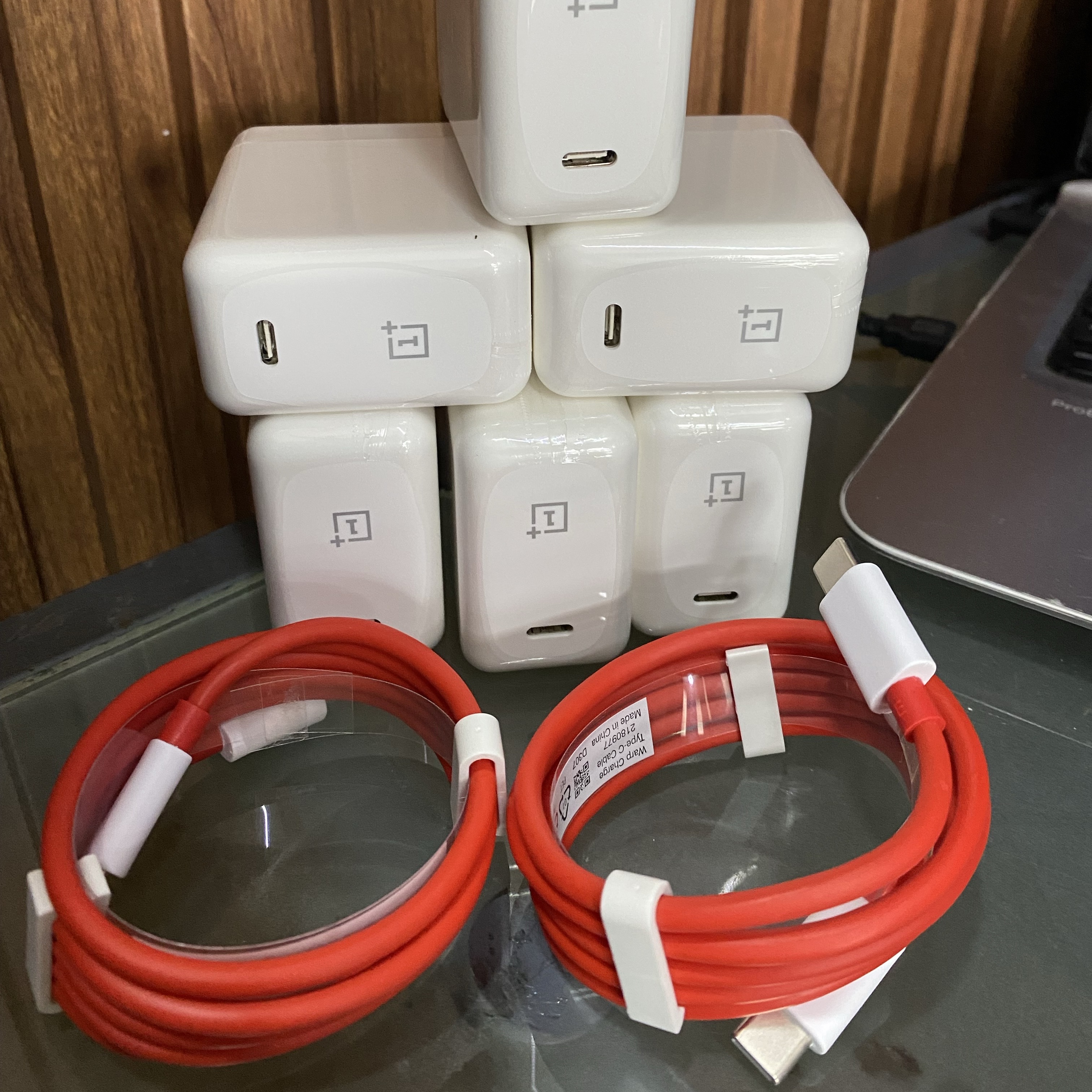 celulares y tabletas - cargador 65W one plus  1