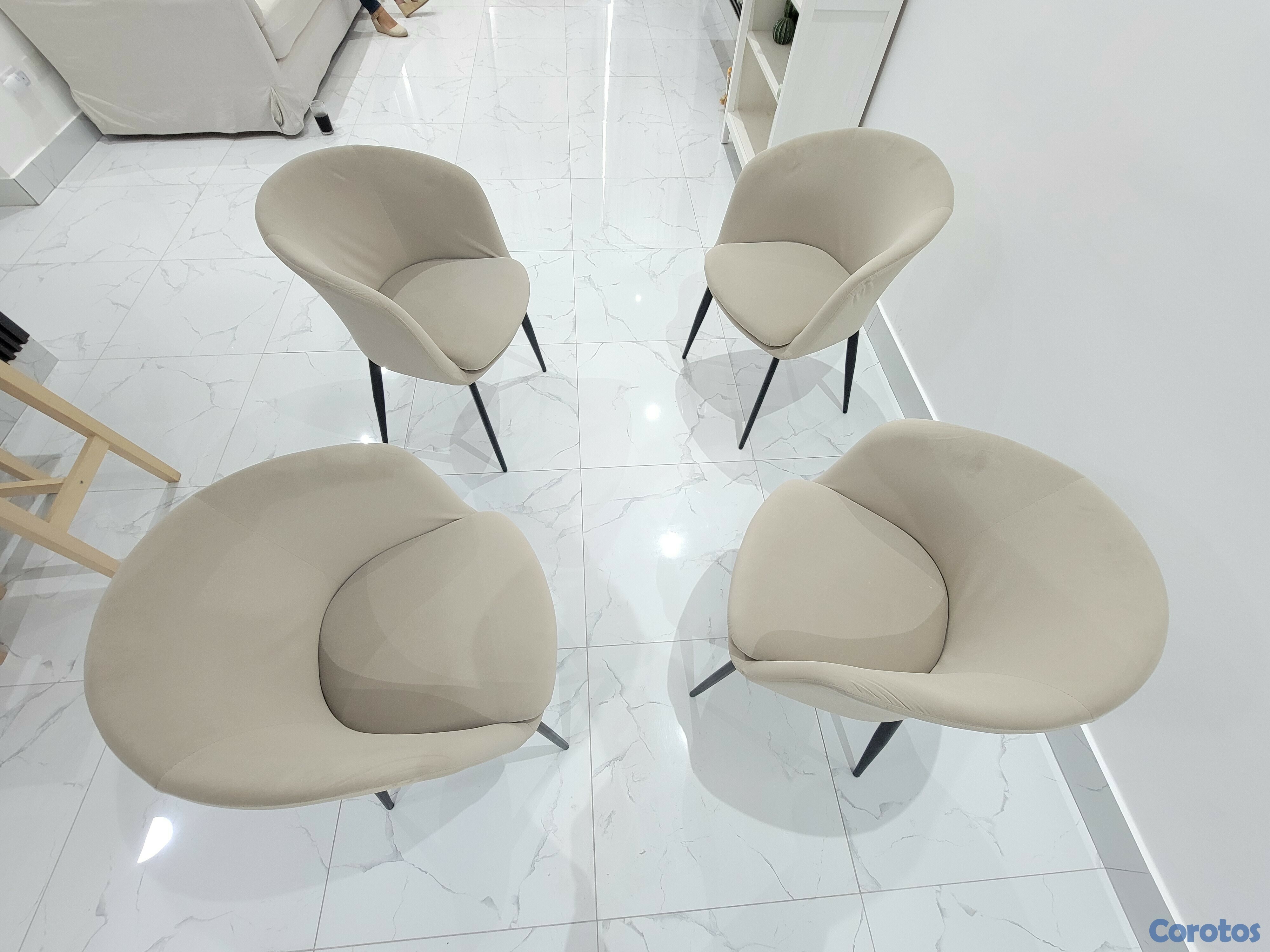 muebles y colchones - 4 sillas de comedor en tela beige y patas negras 7