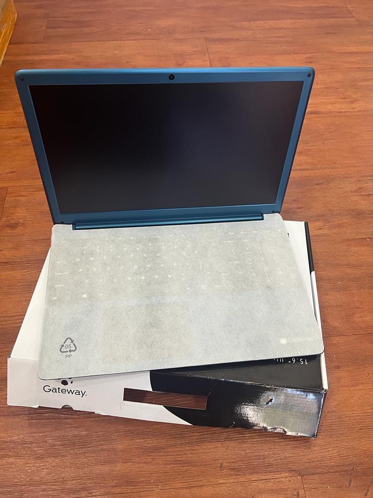 computadoras y laptops - Laptop Gateway 15 Pulgadas Ryzen 5 3