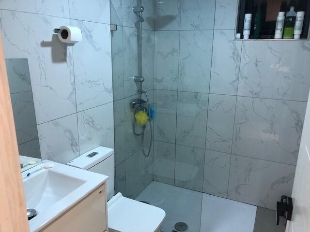 apartamentos - Apartamento en venta #23-1462 de oportunidad, piso alto, amueblado, una hab. 6