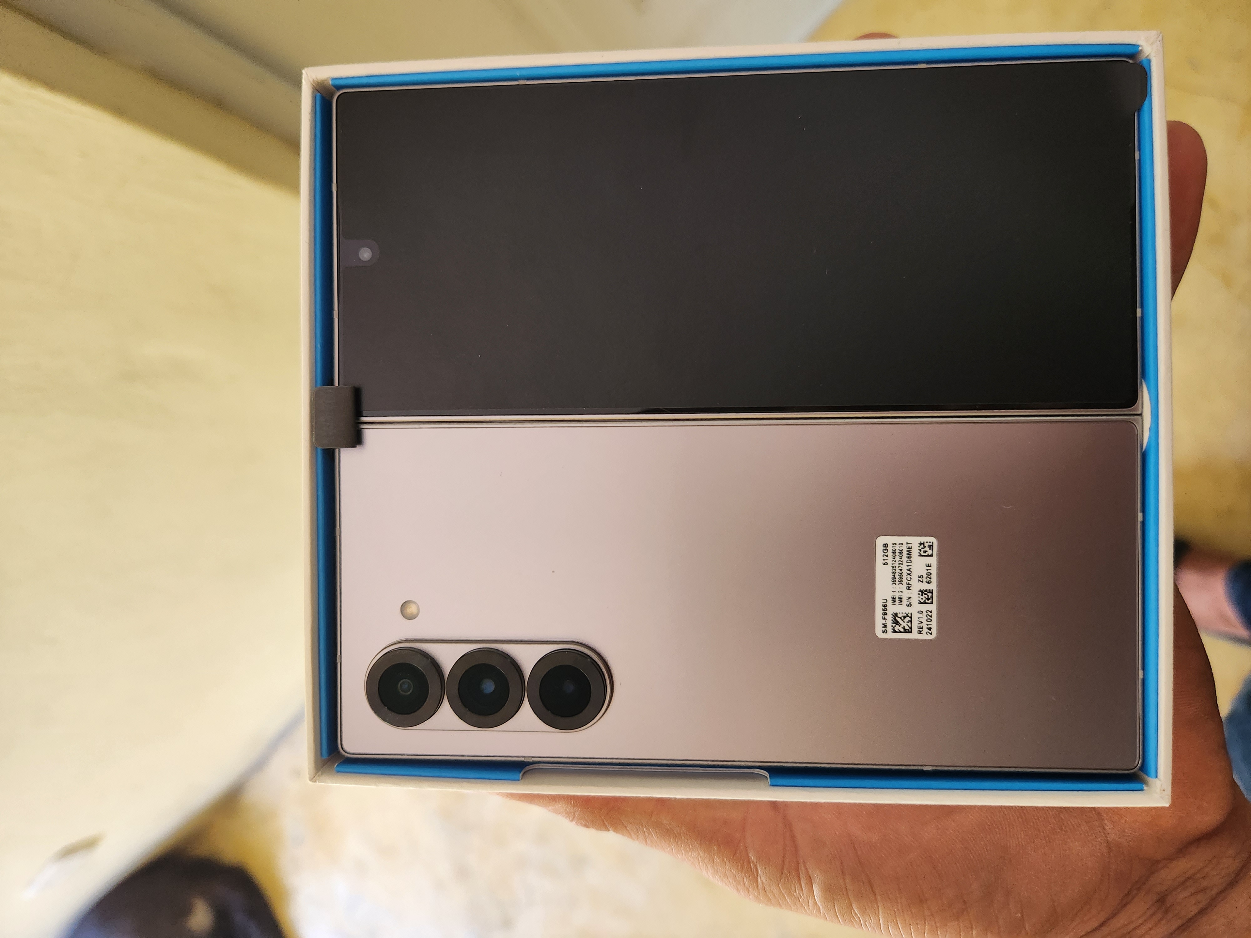 celulares y tabletas - Zfold 6 512 gb  bloqueado de red . Pide codigo 1