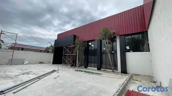 oficinas y locales comerciales - local comercial en alquiler en San Isidro  4